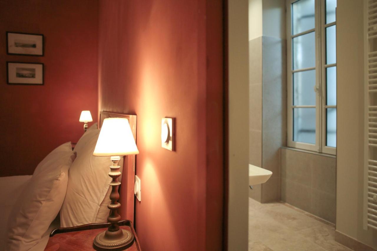 Une Chambre A La Maison Du Ballandreau Bed & Breakfast Monsegur  Exterior photo